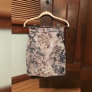 H&M | Floral Pencil Skirt